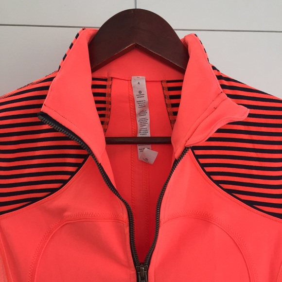 🛑 SOLD! LULULEMON Zip Up Forme Run Jacket - Picture 4 of 8